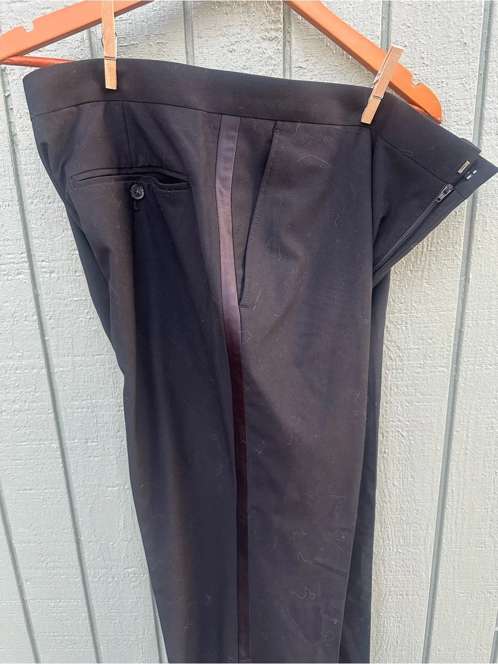Classic Black Satin-Lapel Tuxedo - Picture 9 of 13